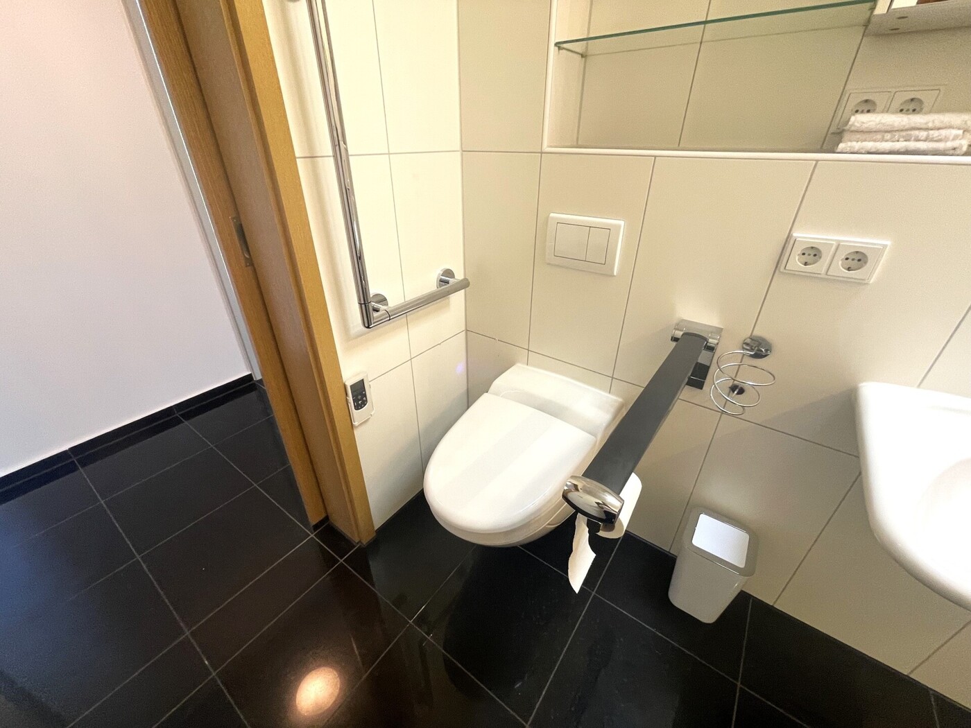 WC mit Haltemöglichkeit