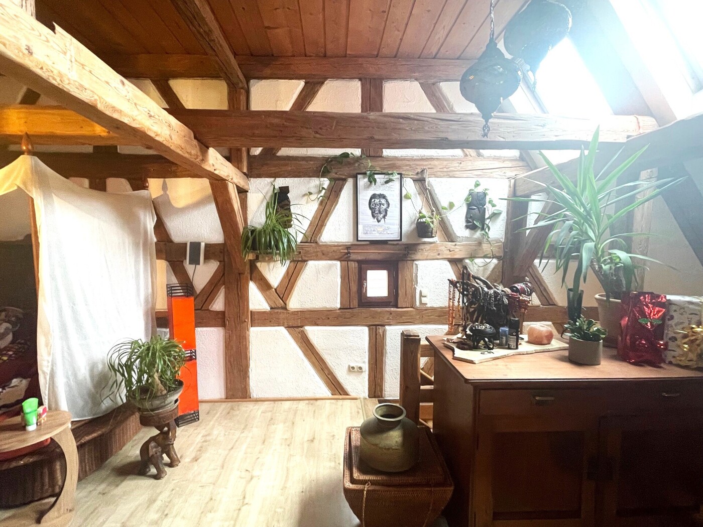 Offenes Fachwerk im Obergeschoss