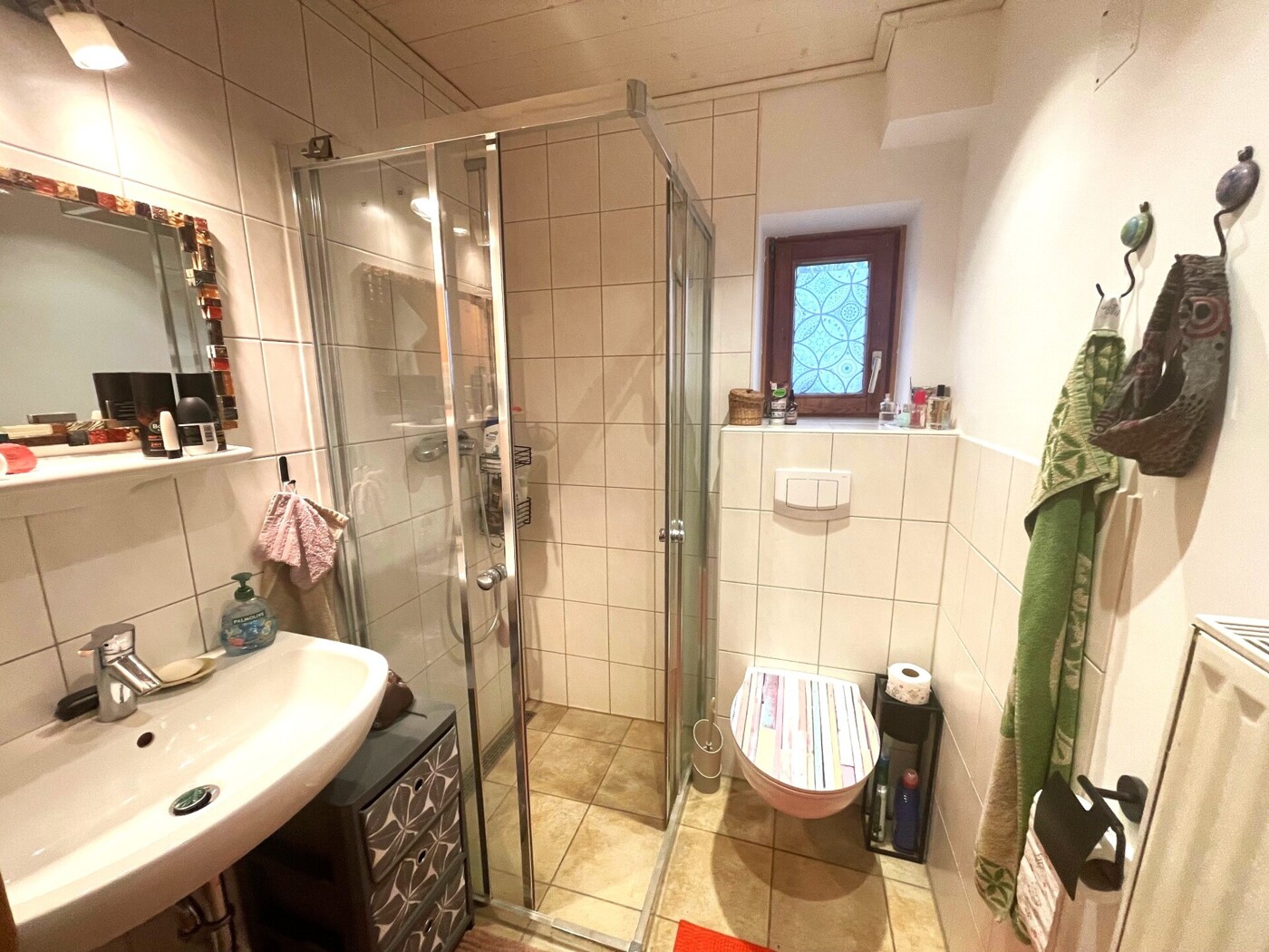 Badezimmer im Erdgeschoss