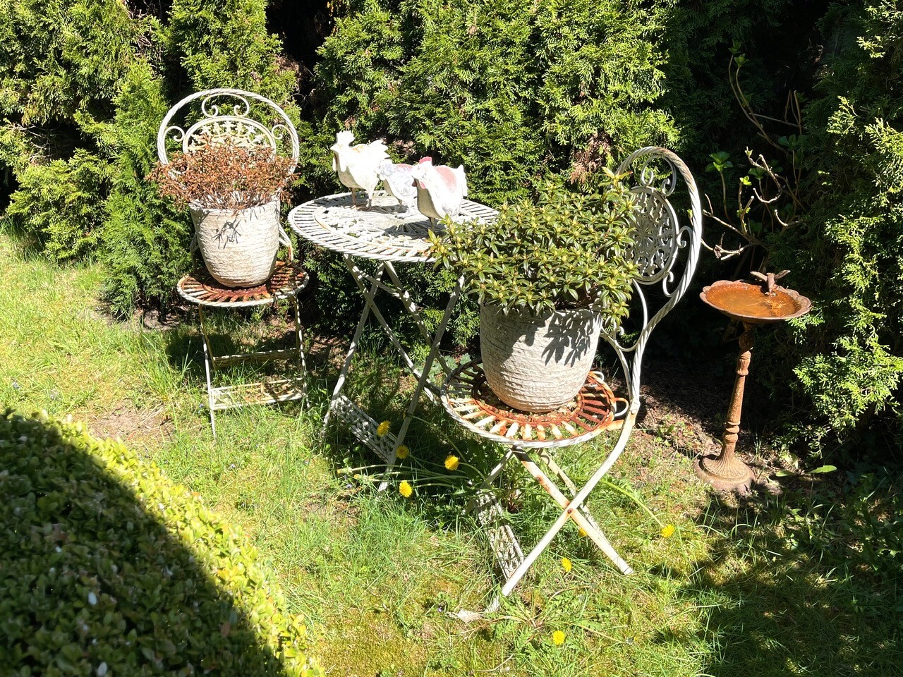 Erste Sitzecke im Garten