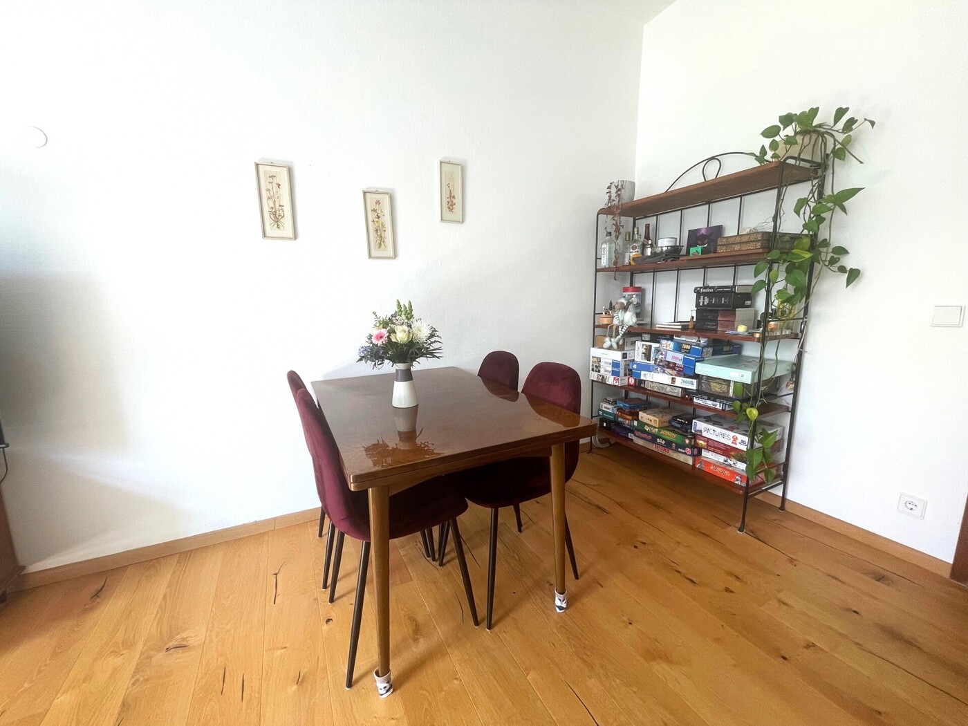 Esstisch im Wohnzimmer