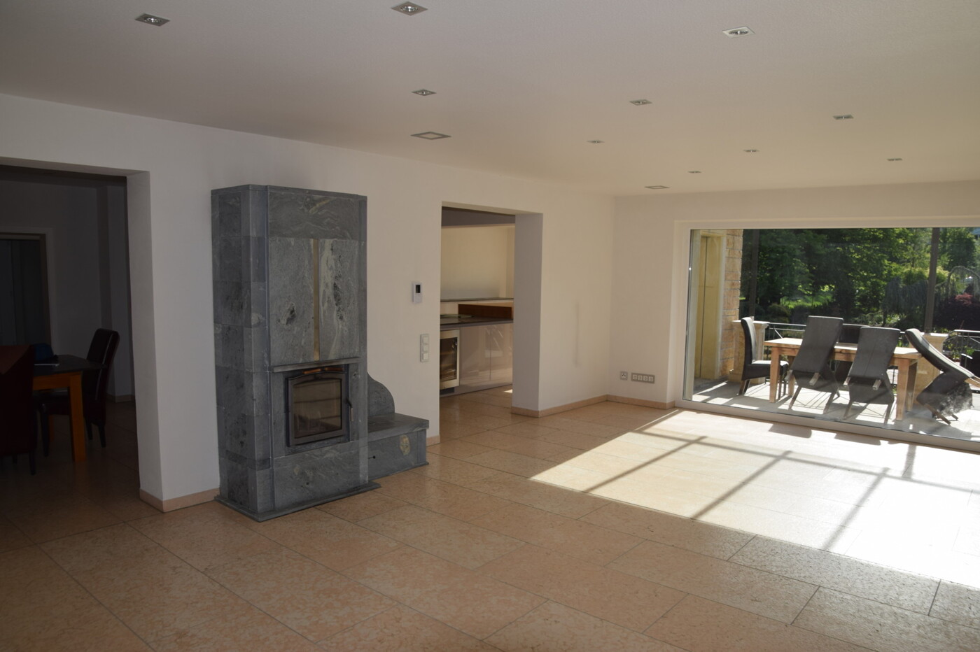 Wohnzimmer mit Kamin