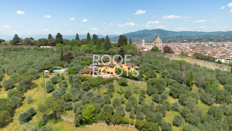 Exclusive Villa with Breathtaking Views Over Florence and Panoramic Pool
