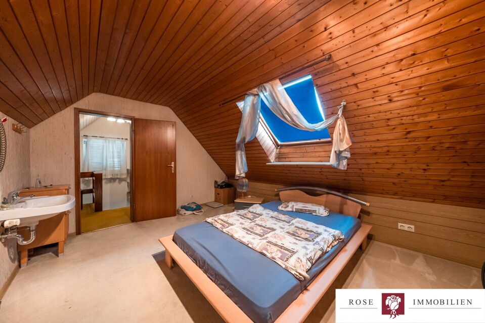 Schlafzimmer DG Bild 2