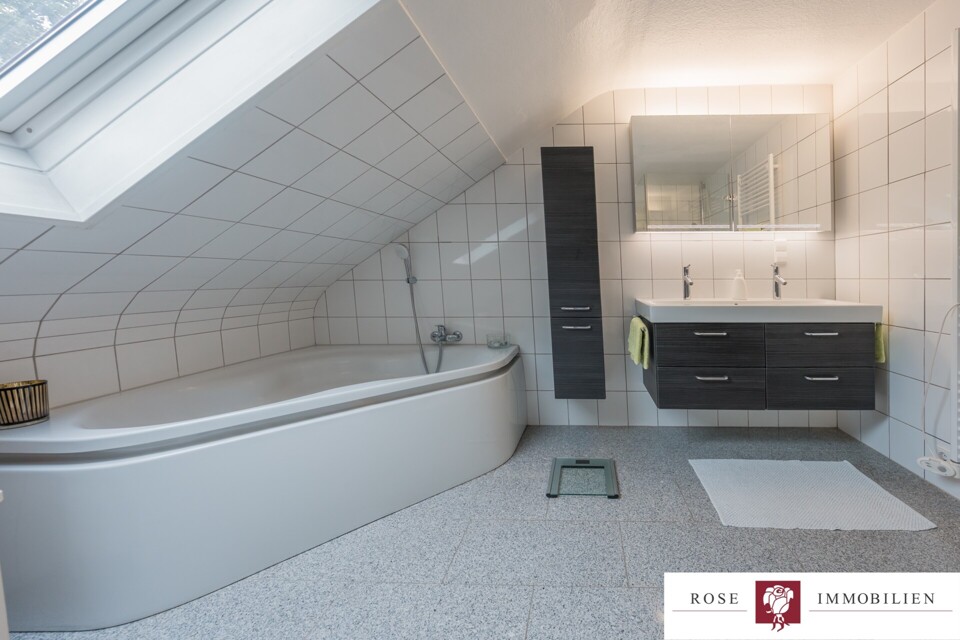 Badezimmer DG - Bild 1