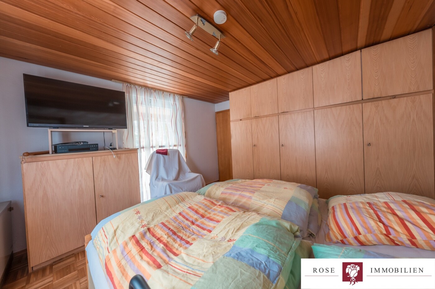 Schlafzimmer EG Bild 2