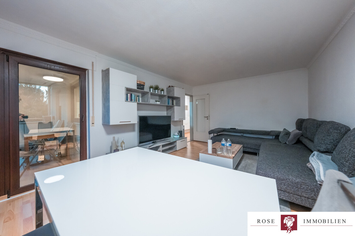 Wohn- und Esszimmer Bild 3