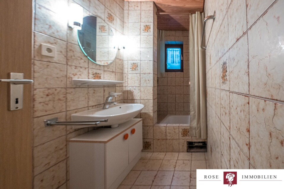 Badezimmer UG (keine Wfl.)