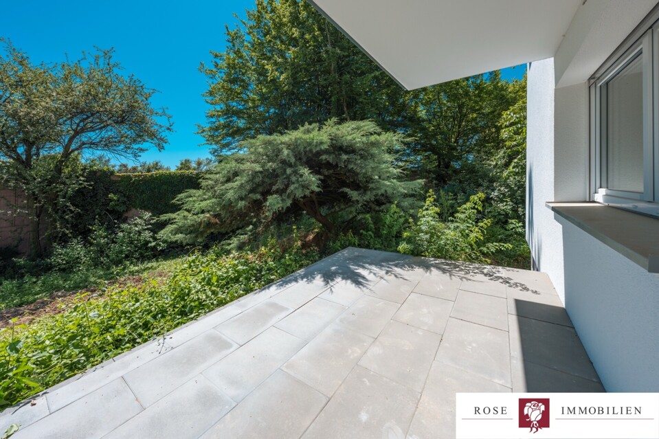 ETW Nr. 5 - EG rechts - Terrasse Bild 2
