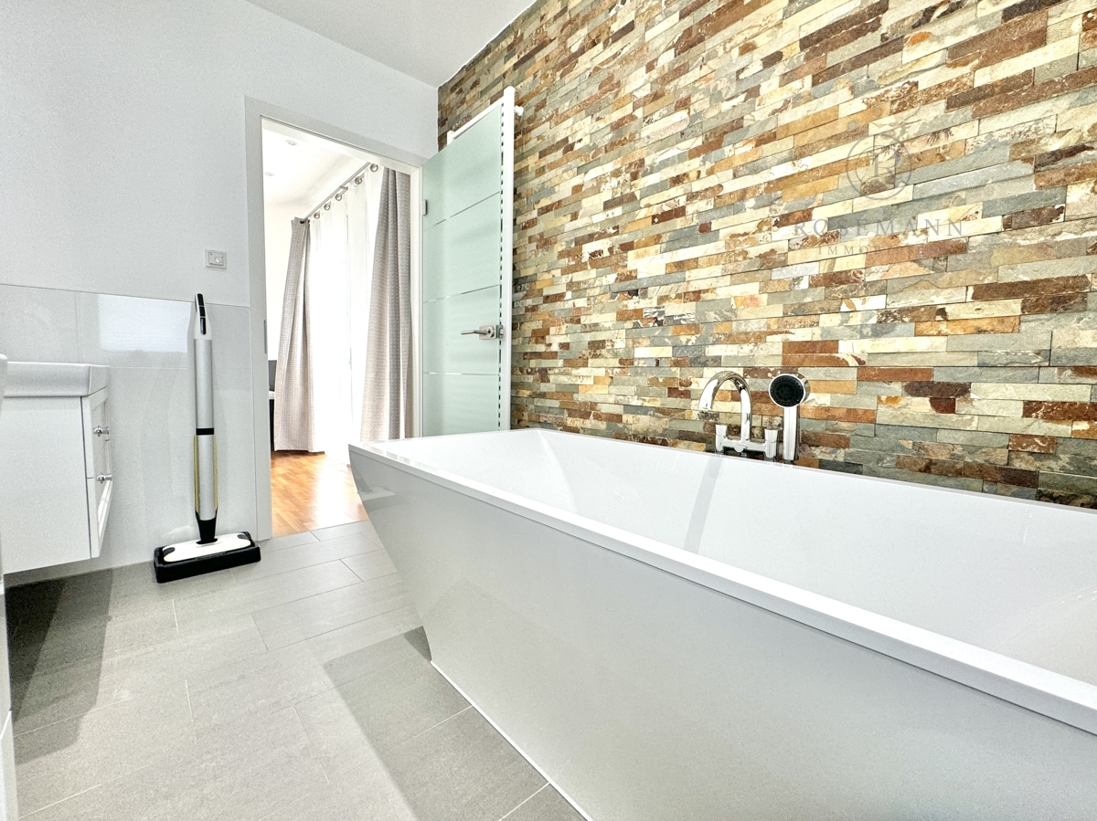 Ensuite-Vollbad im OG