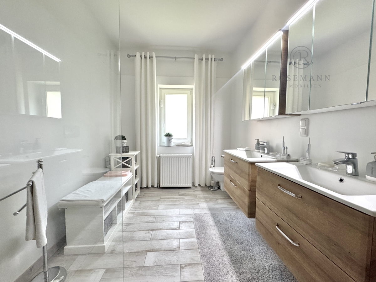 Duschbad EG