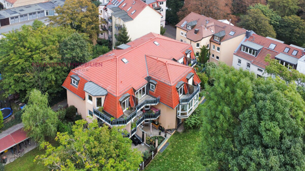Idyllische Lage - Möblierte 2-Zimmer- Dachgeschosswohnung mit Balkon und TG-Stellplatz