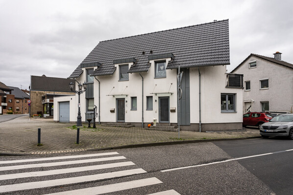 6164_Gustav-Biesenbach-Platz 2-3_Hausansicht (2)