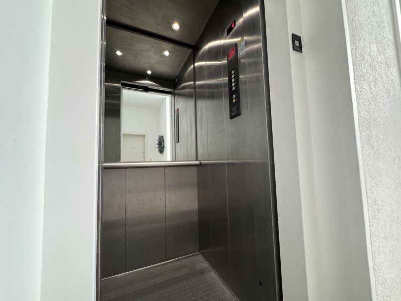 6369_Glehner Weg 41 D_Personenaufzug