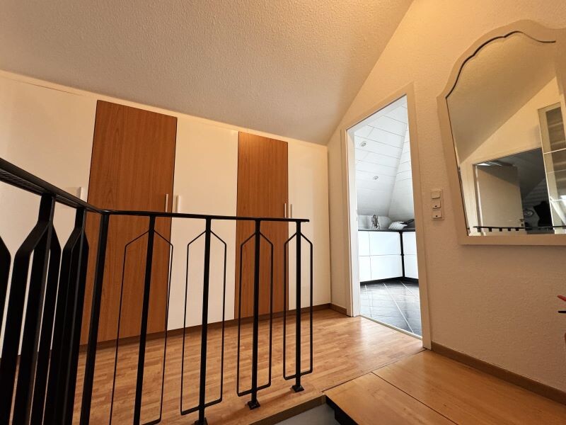 6369_Glehner Weg 41 D_Flur im DG