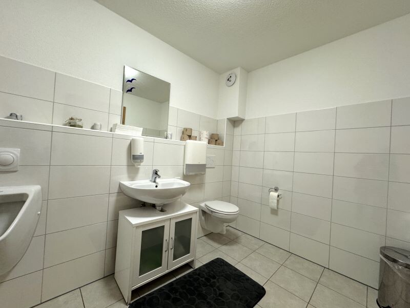 6373_Nettesheimer Weg 30_WC im Aufenthaltsraum