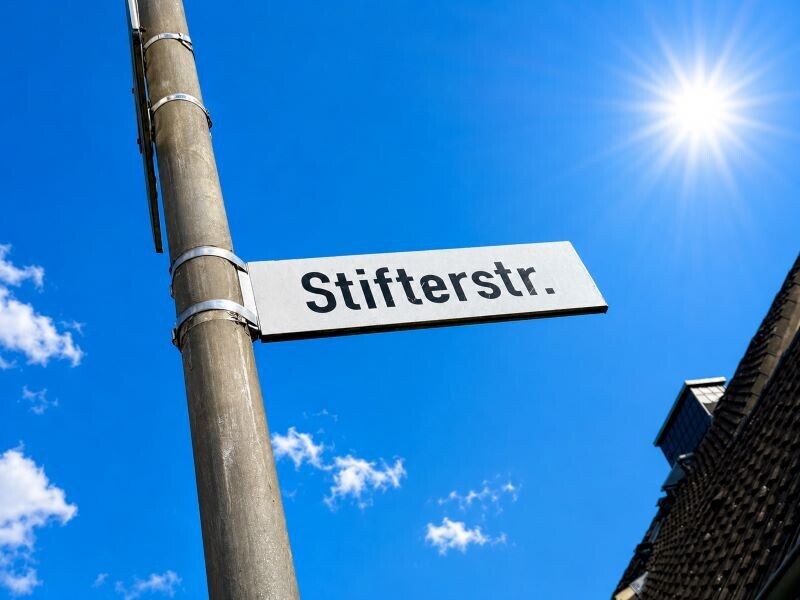 6376_Stifter Str. 2_Straßenschild