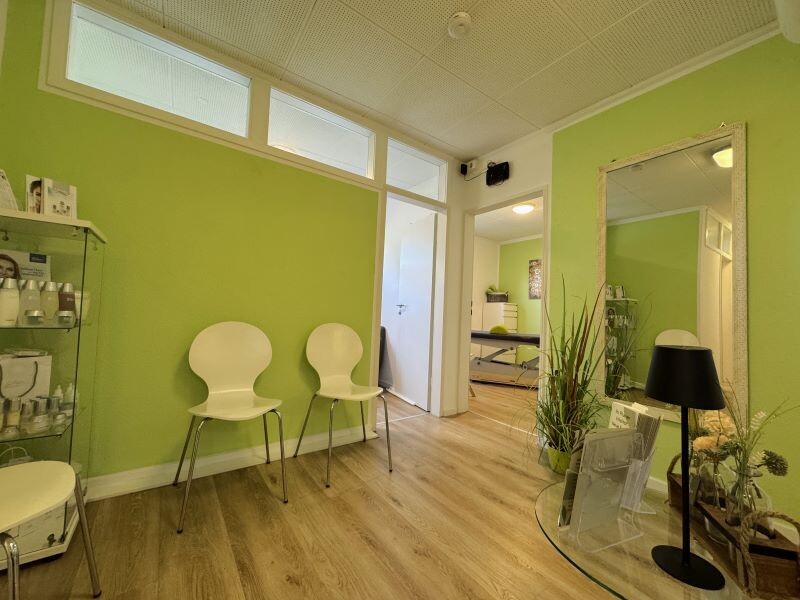 6372_Pommernallee 29a_Praxis Wartezimmer