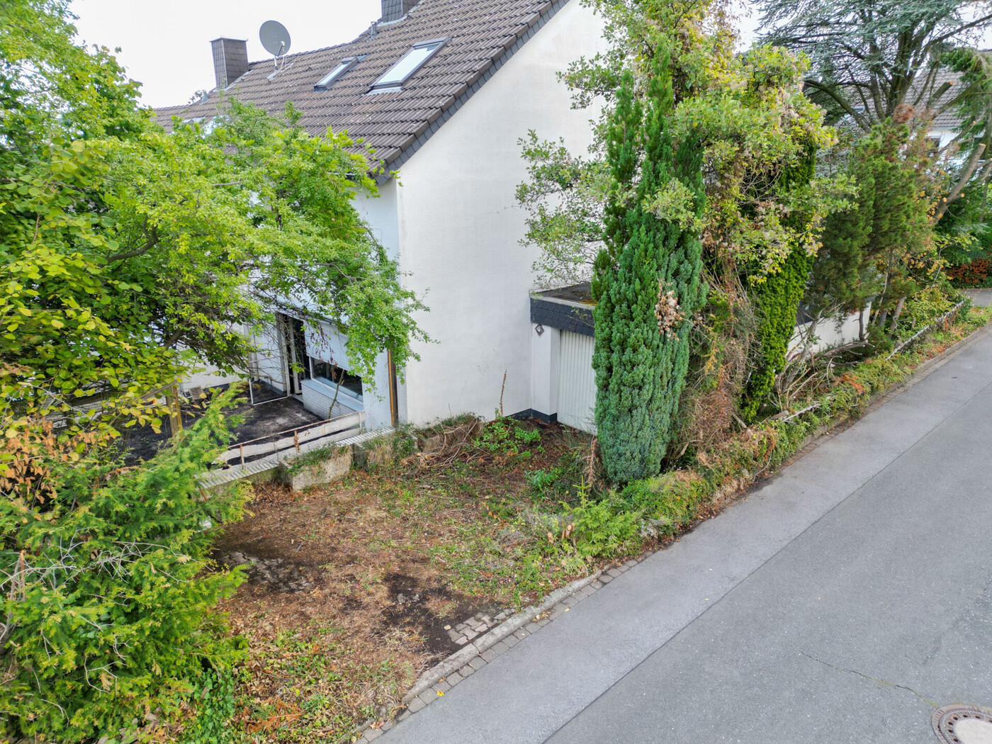 Seitenansicht/ Garage