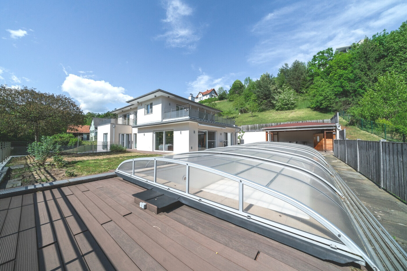 Ansicht mit Pool