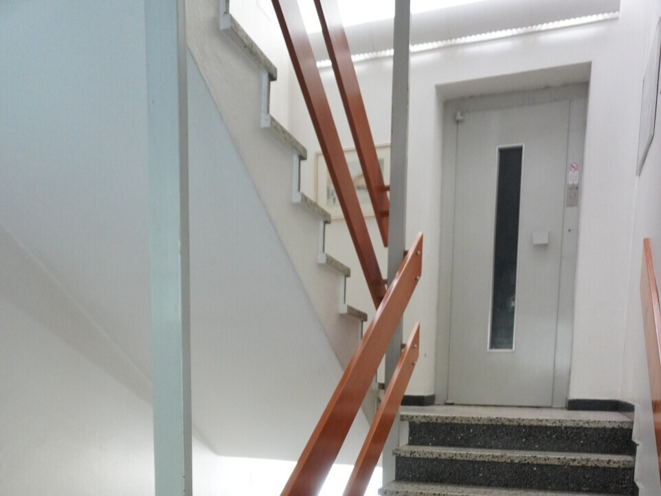 Stiegenhaus mit Lift