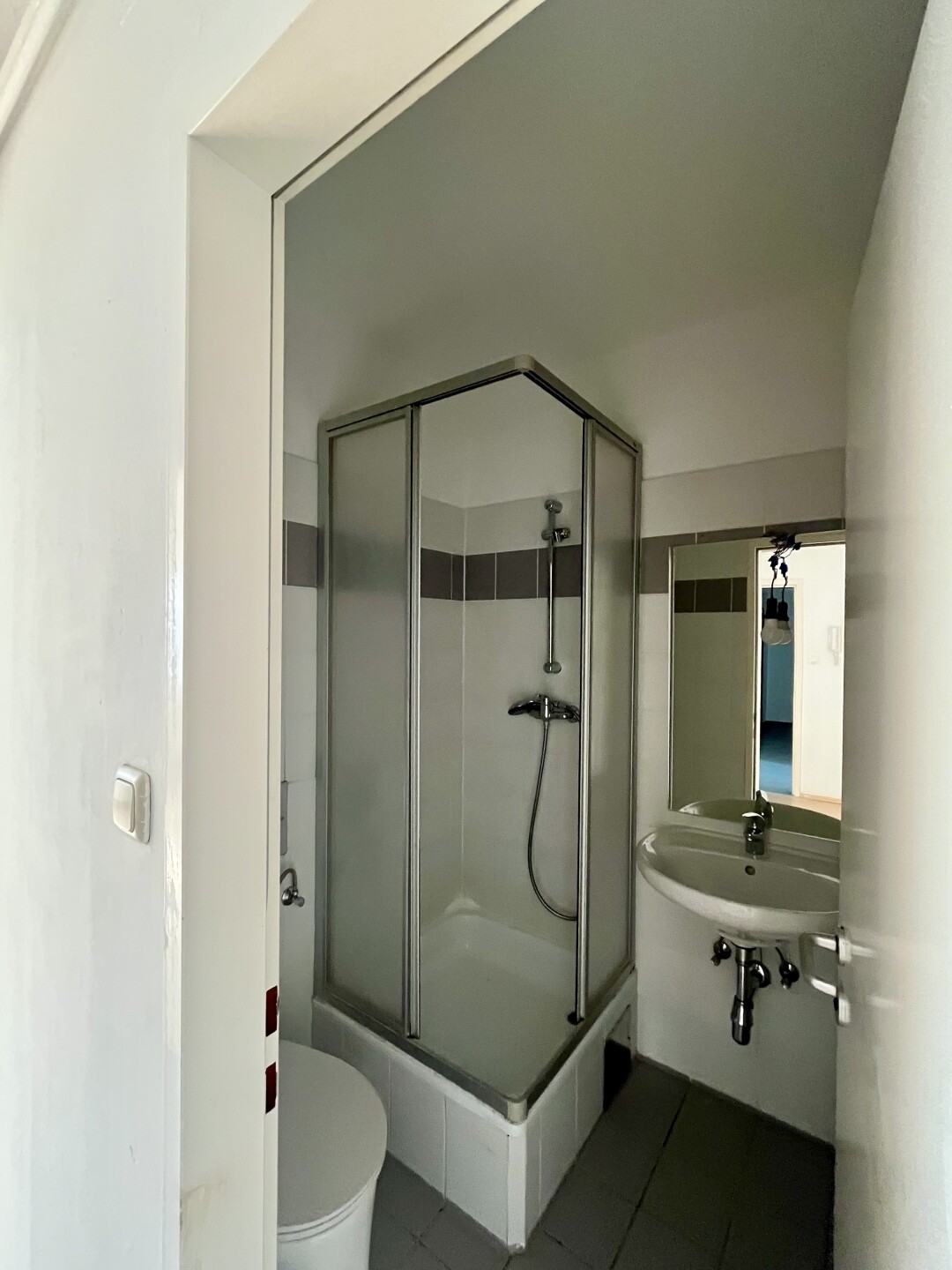Bad mit Dusche 