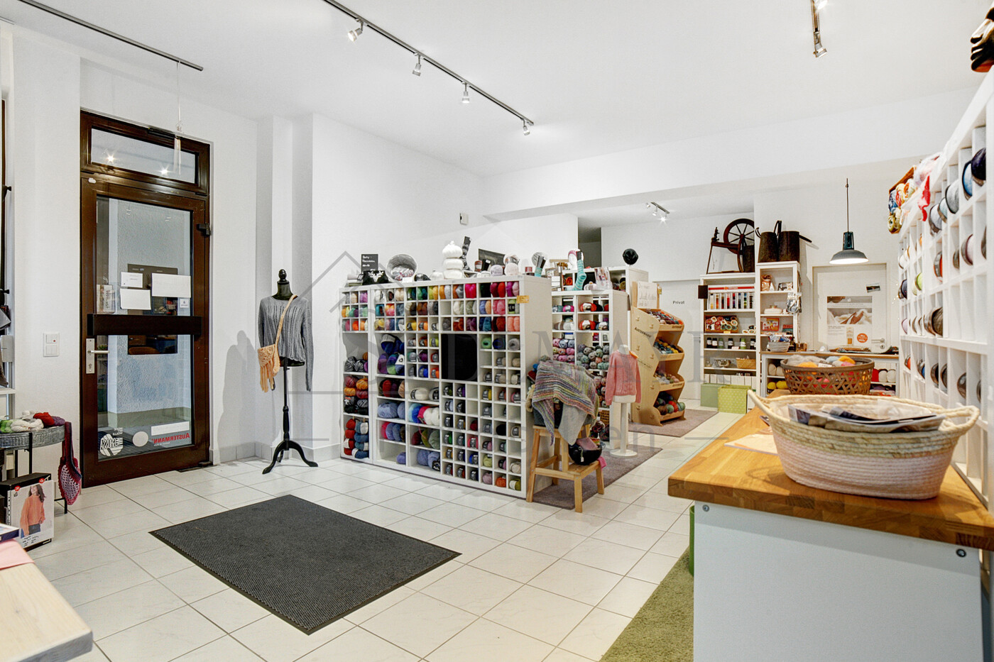 Ansicht Gewerbe 2 Laden 2