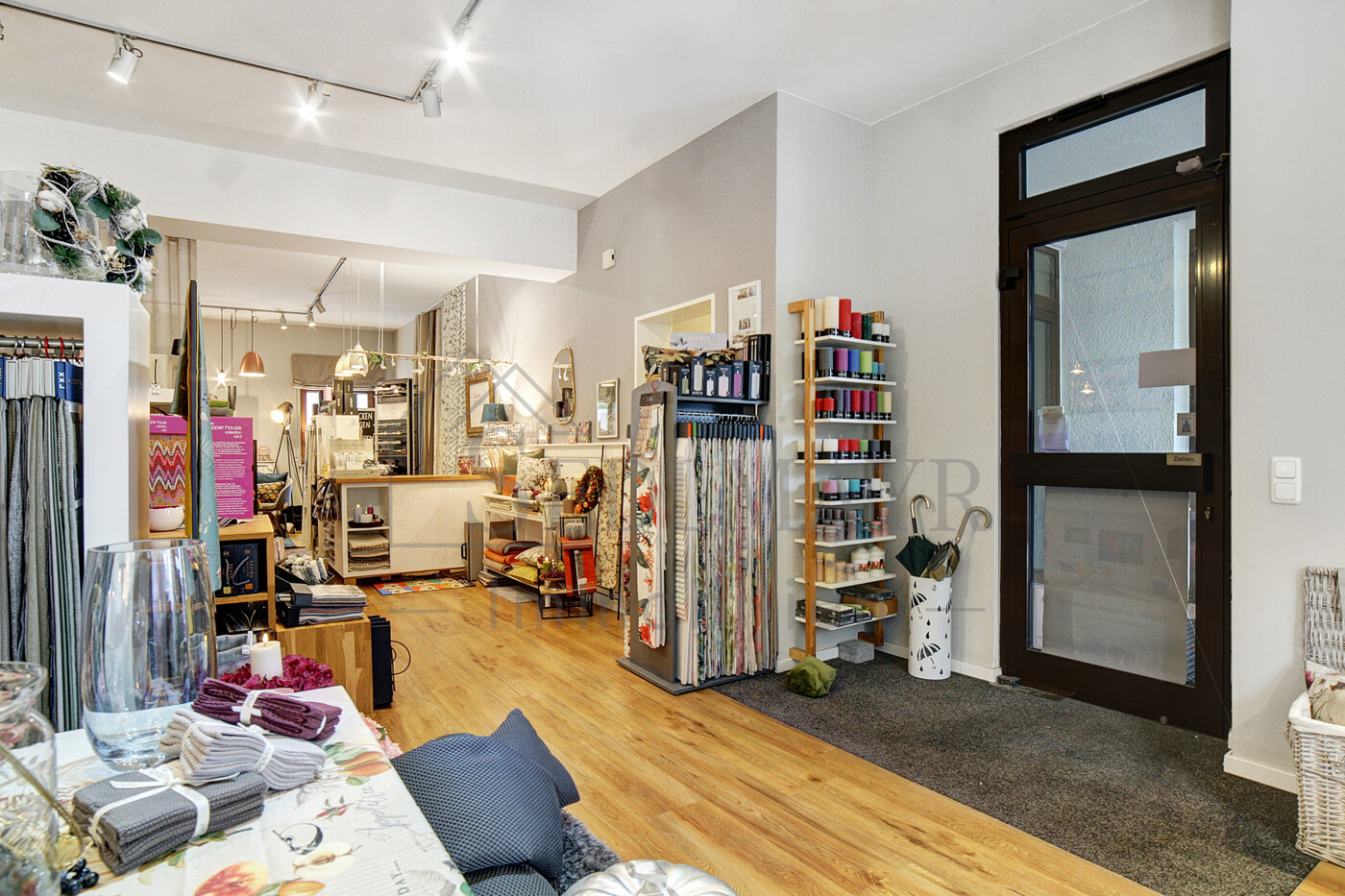 Ansicht Gewerbe 1 Laden 2