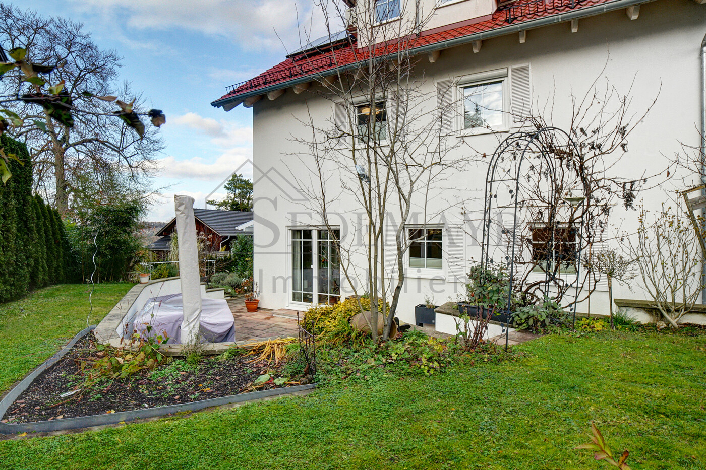 Ansicht Garten und Süd-Terrasse 1