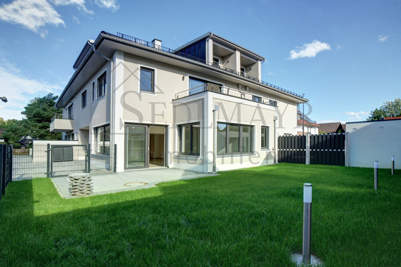 Ansicht EG Terrasse und Garten 1