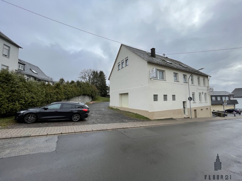 Strassenansicht Zufahrt