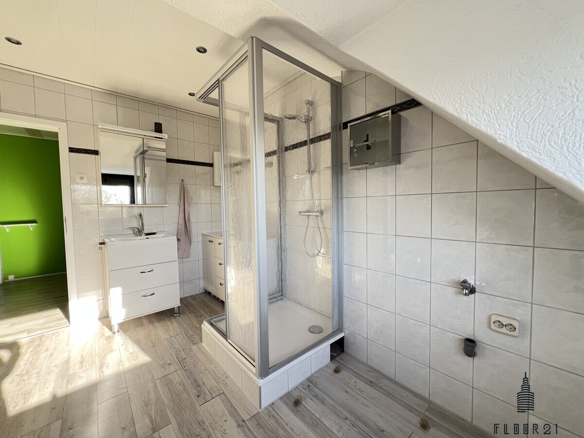 Badezimmer mit Waschmaschinenanschluss