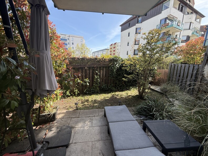 Terrasse mit Garten