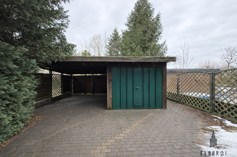 Garage / Carport / Stellplatz