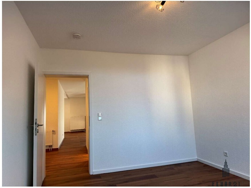 Schlafzimmer mit Blick in den Flur
