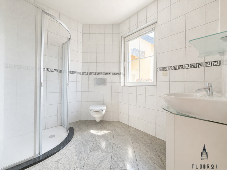 Gäste-Bad mit Dusche Ist-Zustand