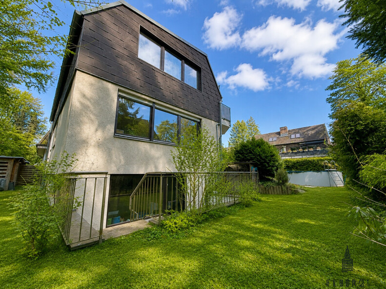 Hausansicht, Terrasse 2 UG