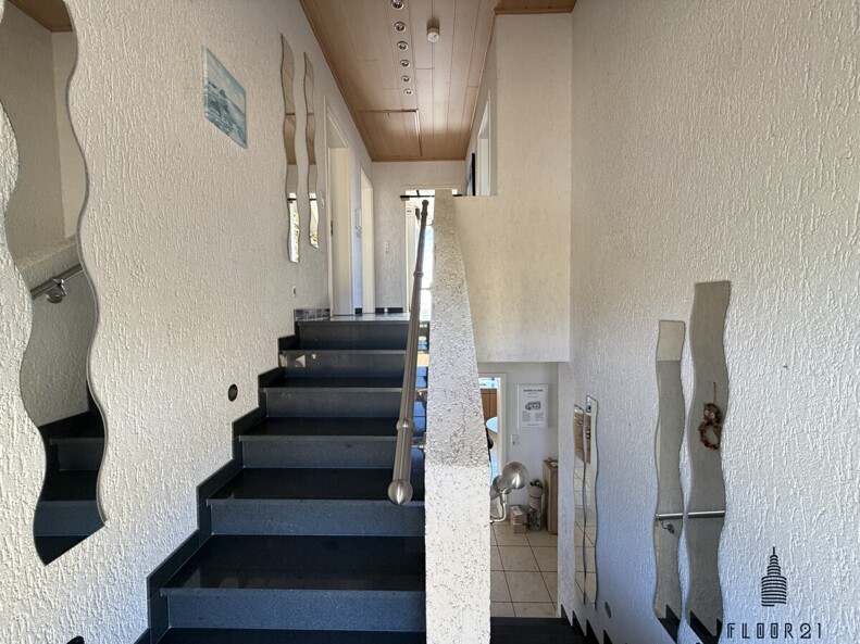 Treppenaufgang zum Dachgeschoss