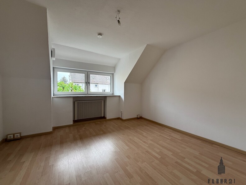 Kinderzimmer/ Büro 1