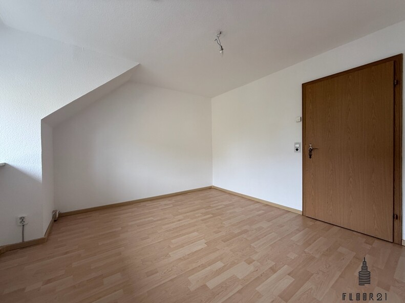 Kinderzimmer/ Büro 2