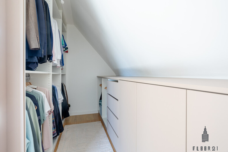 Begehbarer Schrank