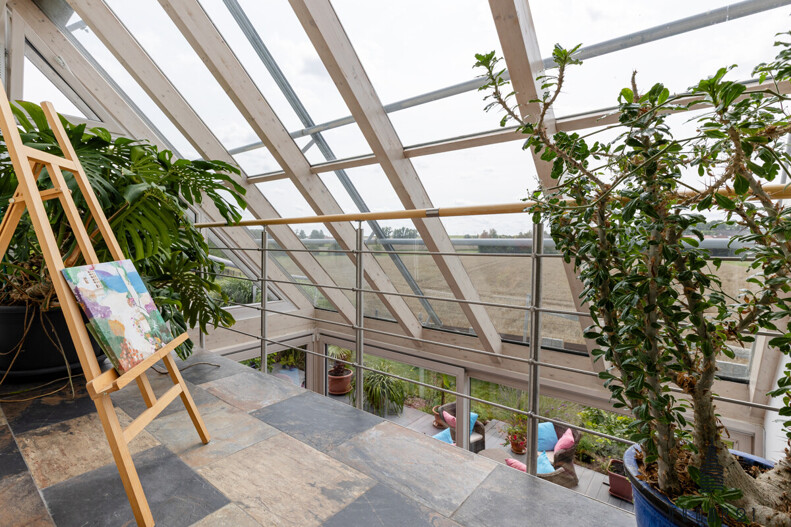 Galerie mit Feldblick