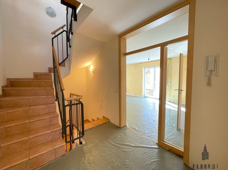 Treppenaufgang zum 2. OG