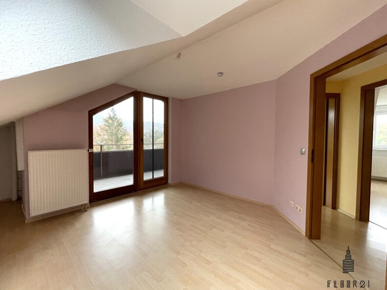 Schlafzimmer mit Balkonzugang