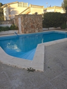 Piscina con cascada