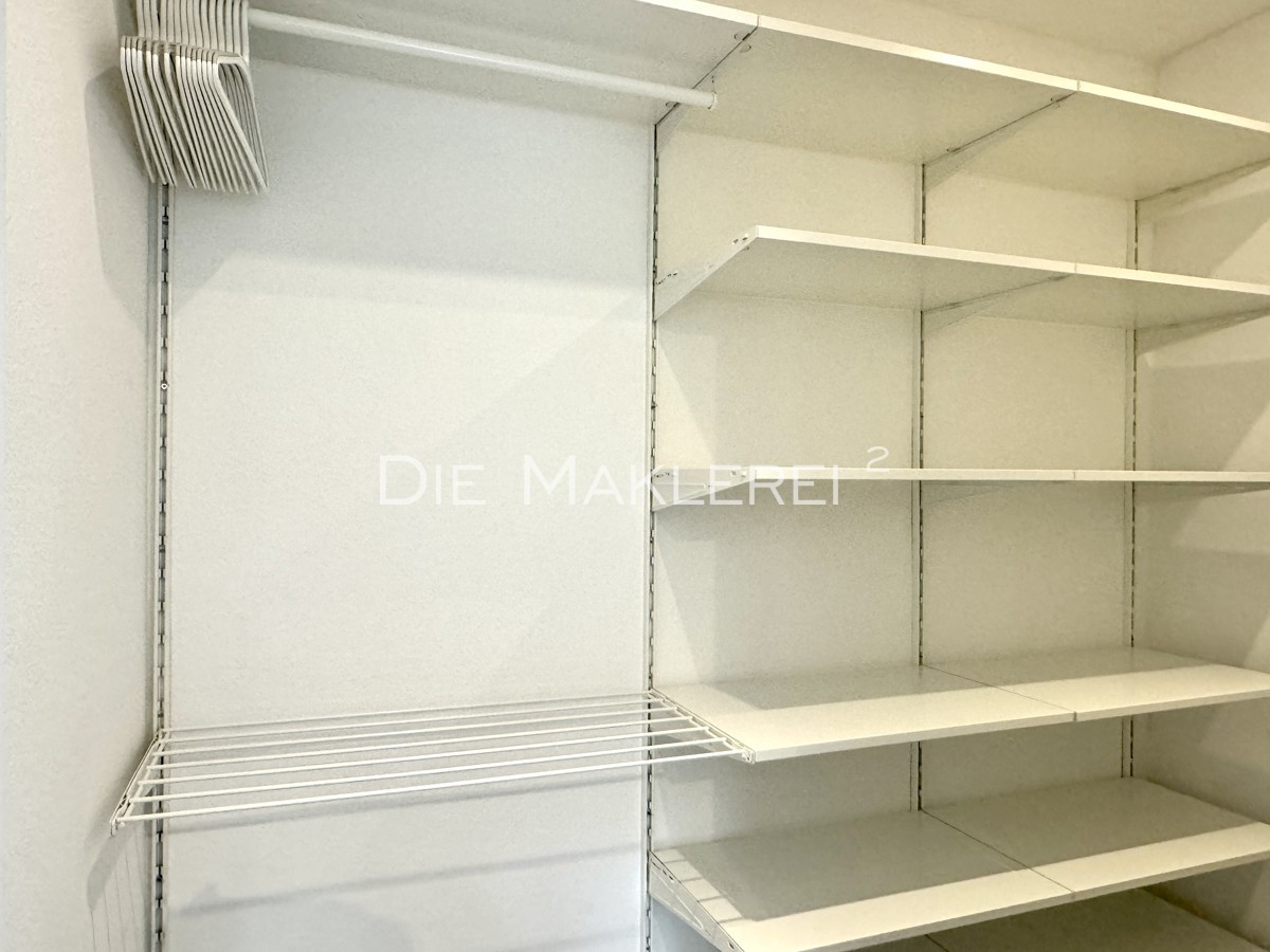 begehbarer Kleiderschrank