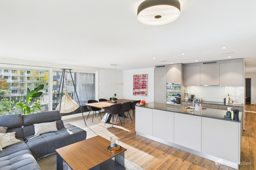 CAM04750G0-PR0027-STILL007