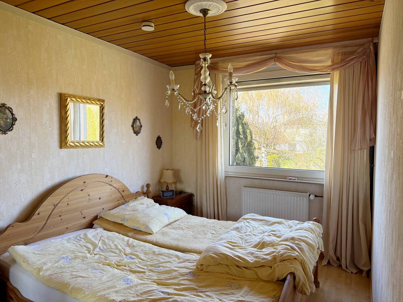 Schlafzimmer (EG)