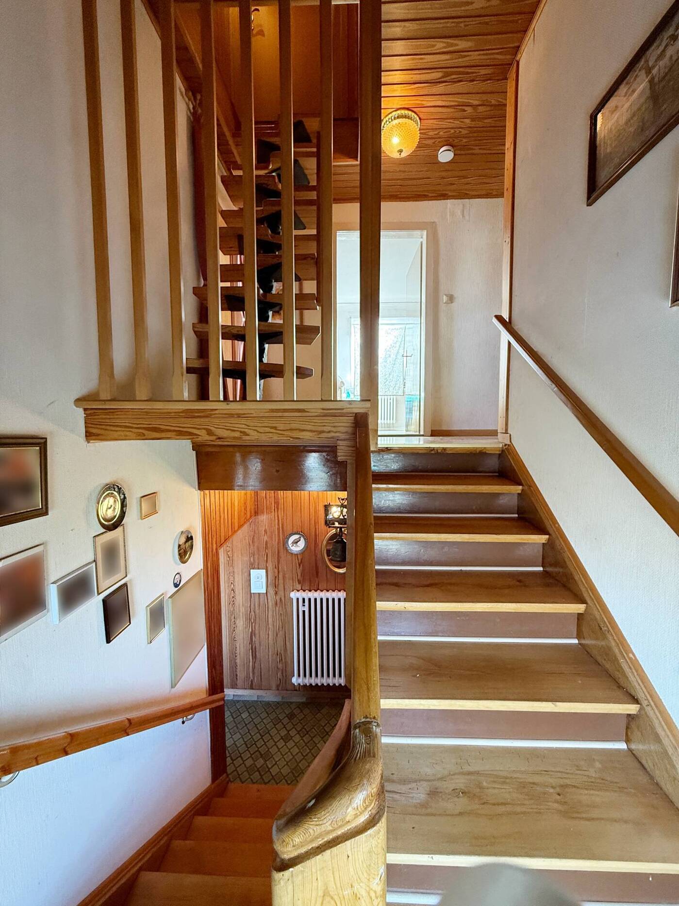 Treppenhaus (EG zu OG)