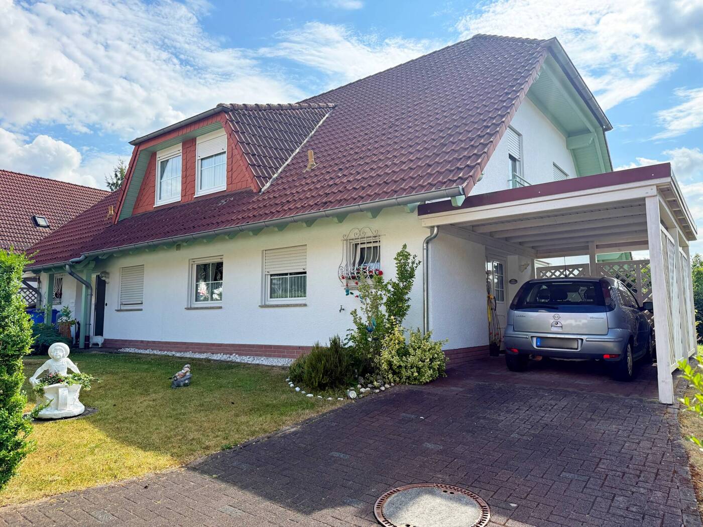 Straßenansicht